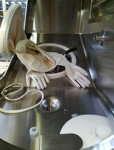 Used 316L SS Glove Box High Vacuum Carlisle