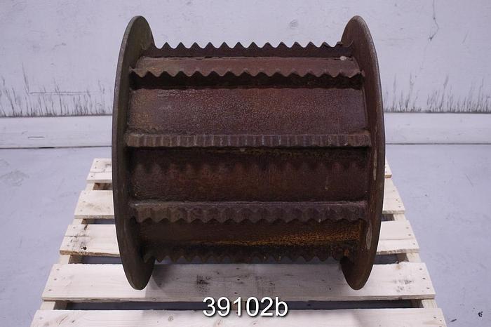 Used Black Clawson M10 Ragger Wheel, 29" Diameter, 22.5" Width #39102