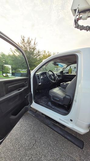 Used Elliott V60 60ft Bucket Boom on 2015 Ram 5500 Flatbed Truck - M71874 