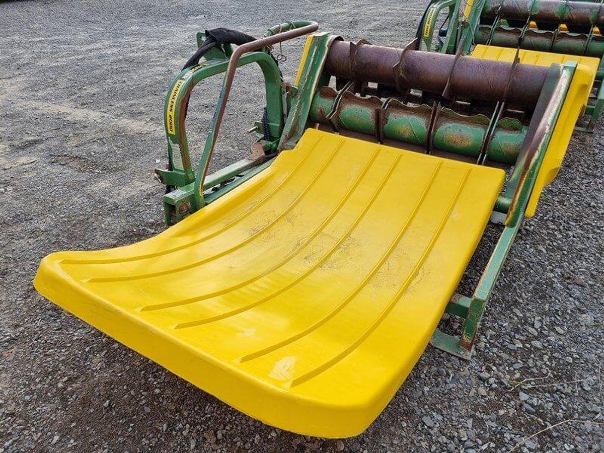 Used HUSTLER CHAINLESS 2000 BALE FEEDER