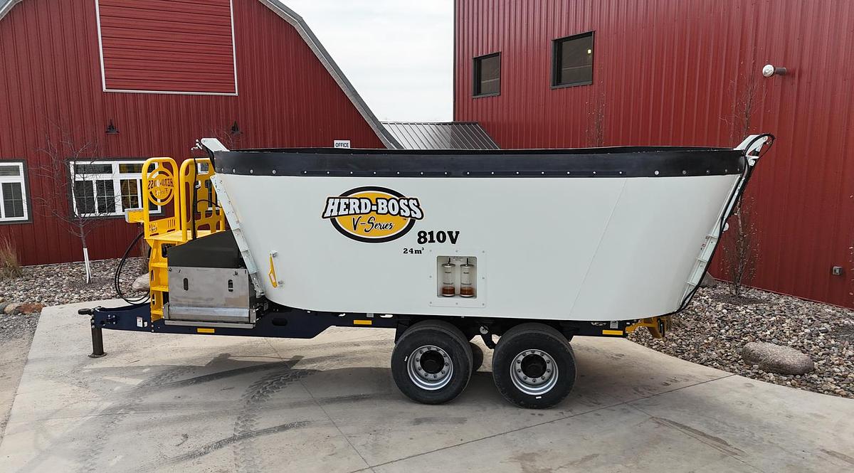 810V Vertical Feed Mixer