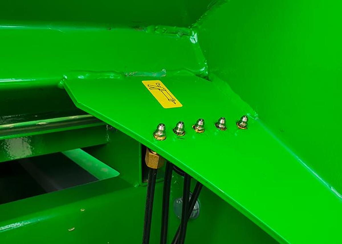 BaleXpress Multi-Bale Feeders