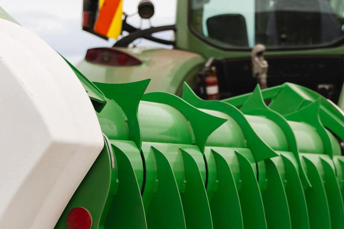 Trailed Chainless Bale Processors