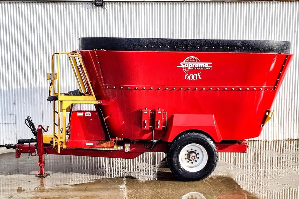 Used Supreme 600T Mixer Feeder Wagon