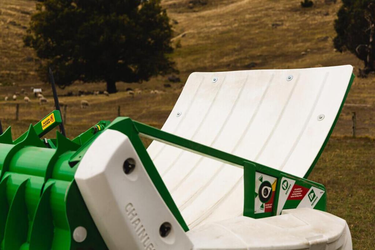 Trailed Chainless Bale Processors