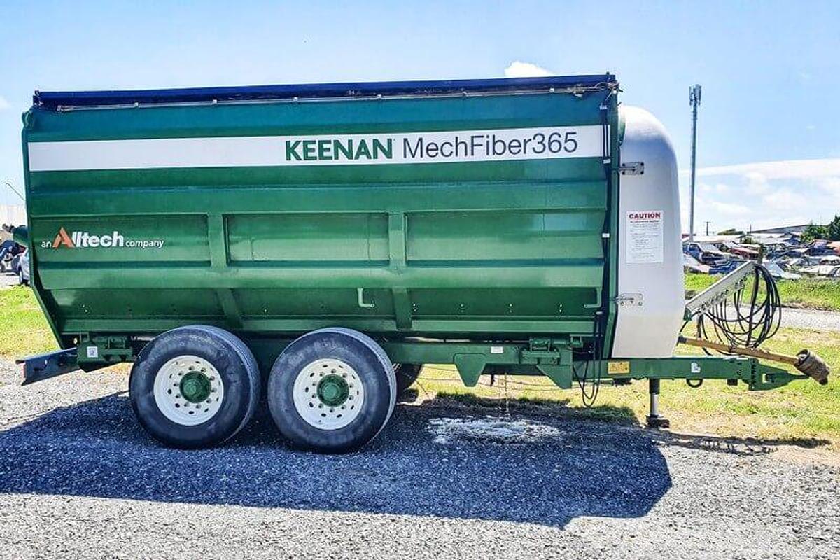 Used Keenan 365 Mixer Feeder