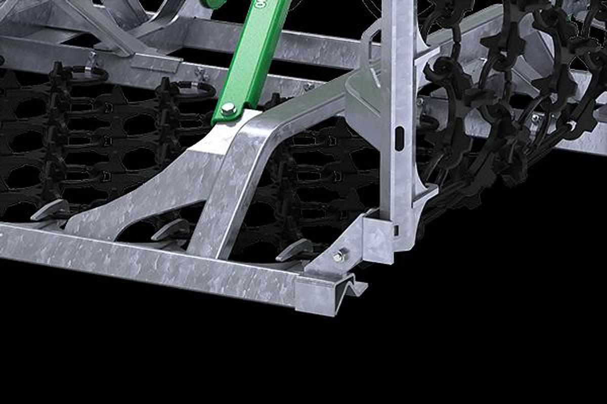 Regener8r Hydraulic Folding Chain Harrows