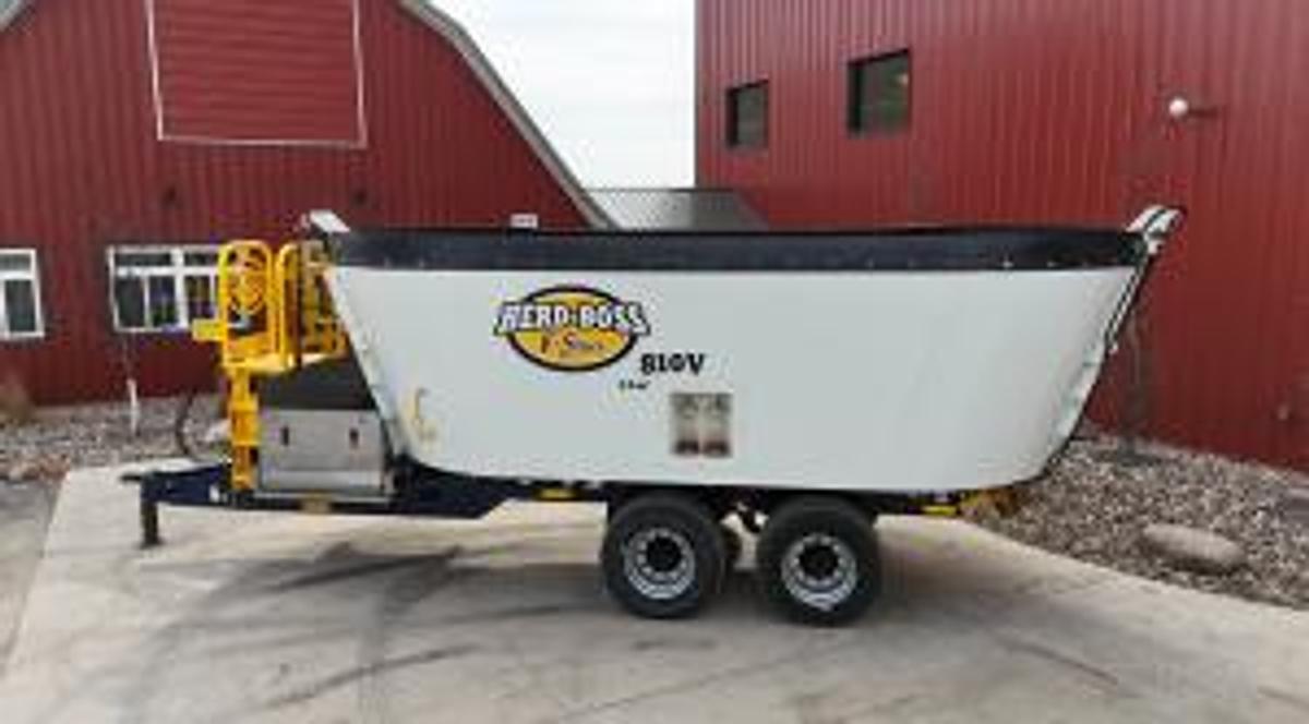 810V Vertical Feed Mixer