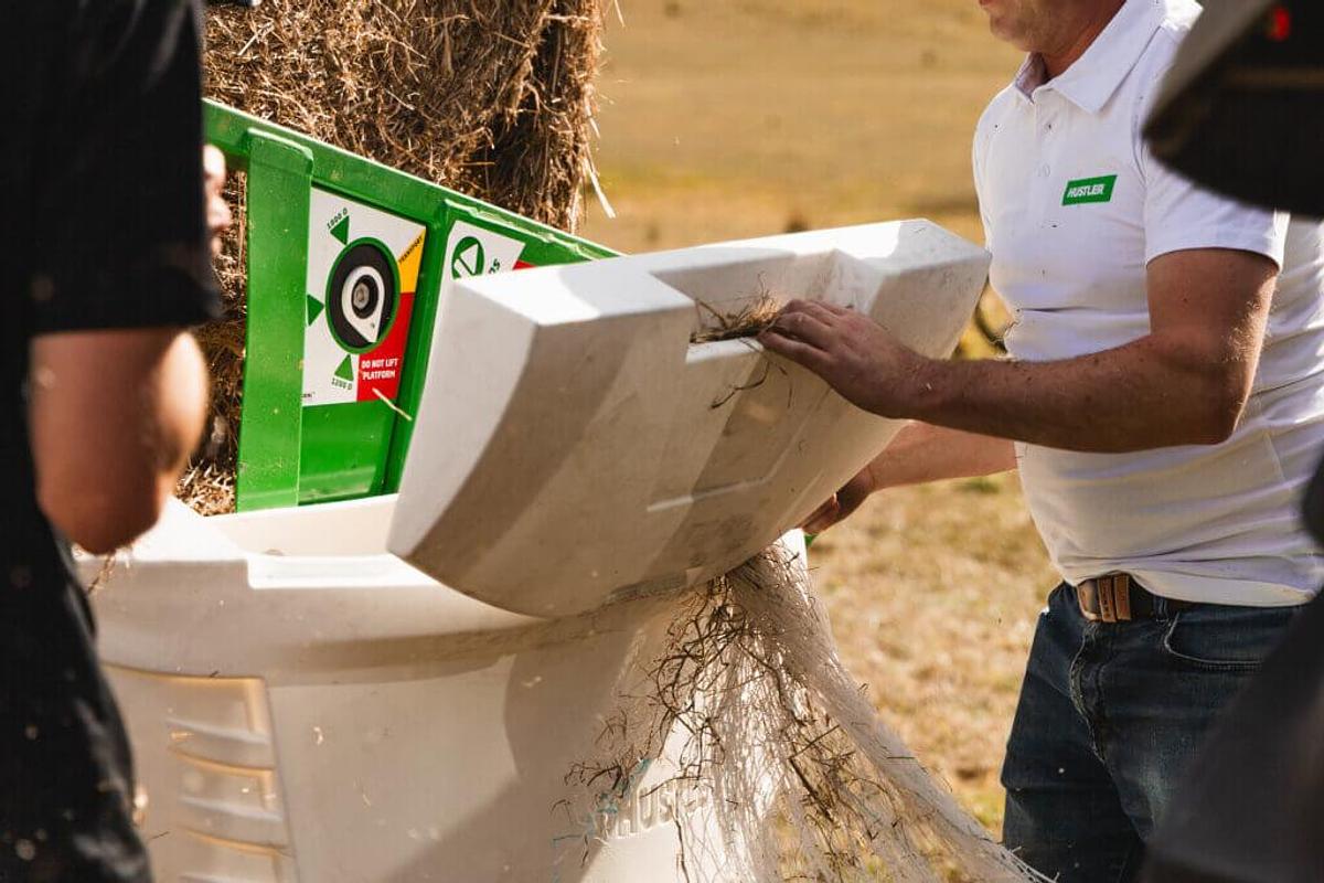 Trailed Chainless Bale Processors