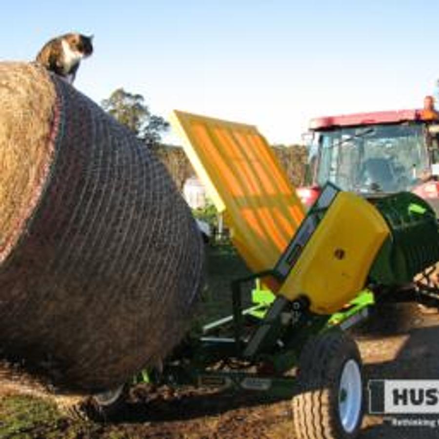 Chainless 2000 Round & Square Bale Feeder