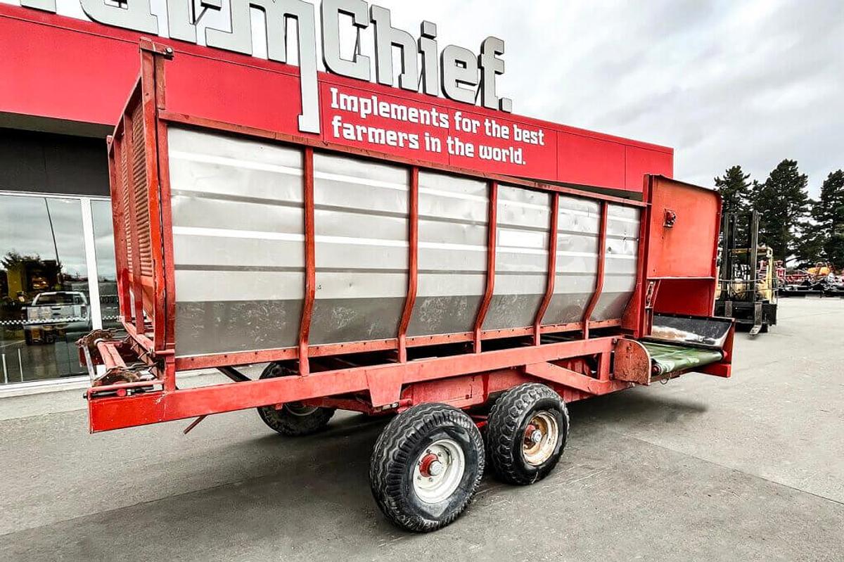 Used Taege 12 Cube Silage Wagon