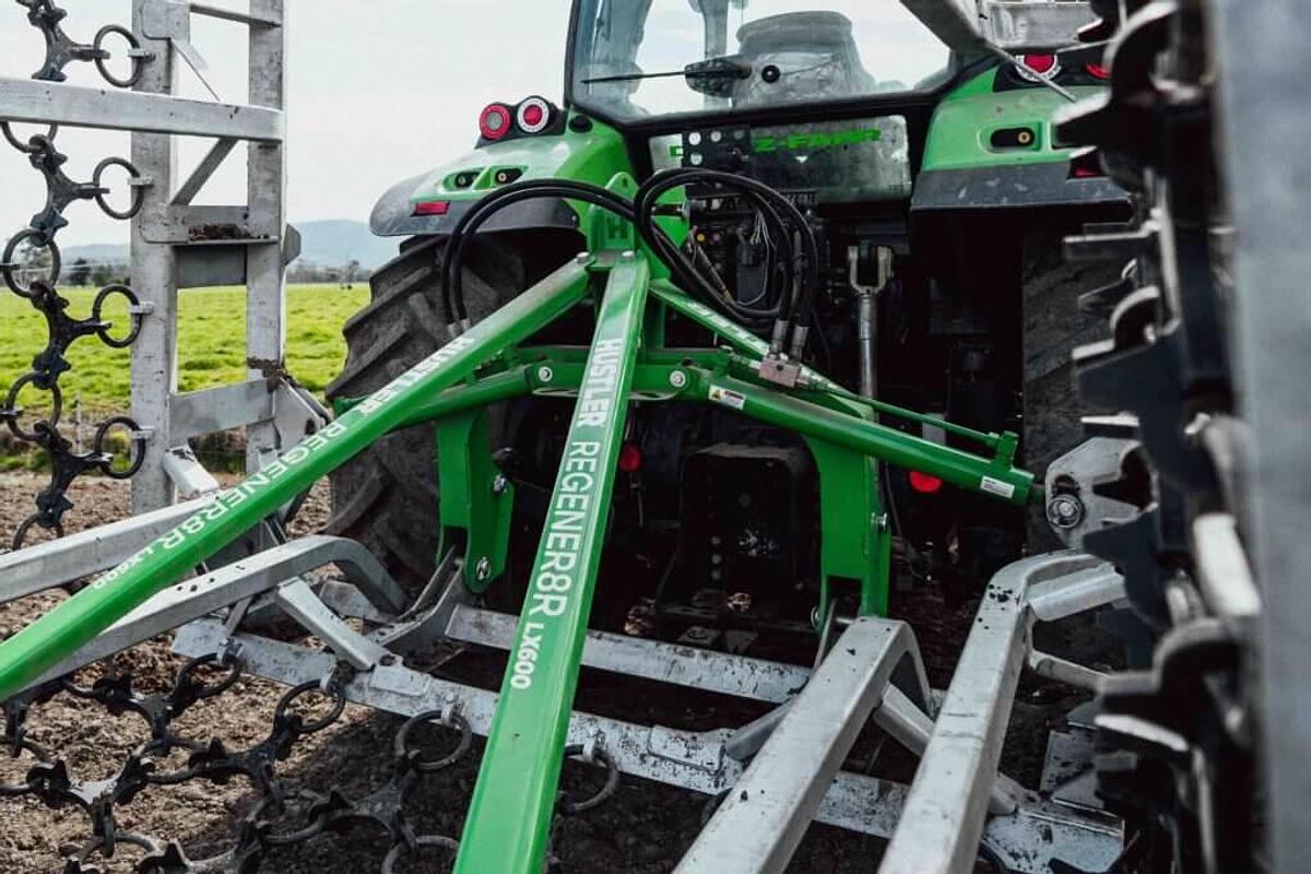 Regener8r Hydraulic Folding Chain Harrows