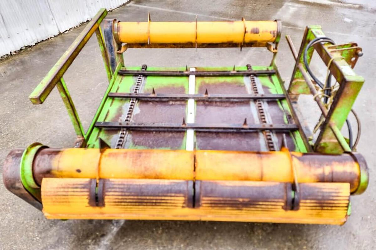 Used Read Sidewinder SE 3ptL Bale Feeder