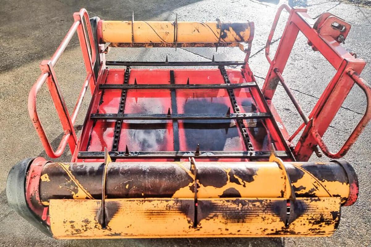 Used Duncan Read Sidewinder 3ptL Bale Feeder