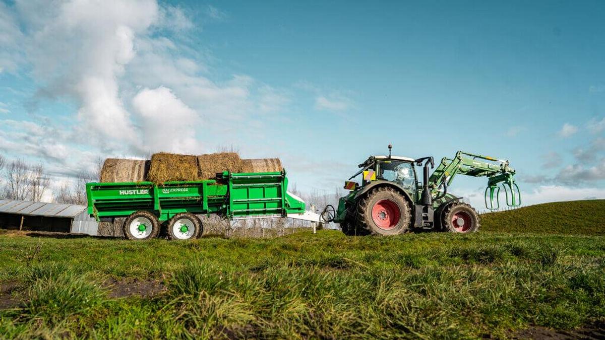 BaleXpress Multi-Bale Feeders