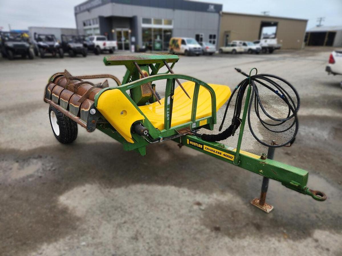 Used Hustler Trailed Chainless CH4000 Bale Feeder