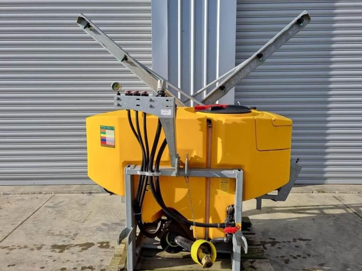 Used 2016 Hustler Katipo 890 boom sprayer