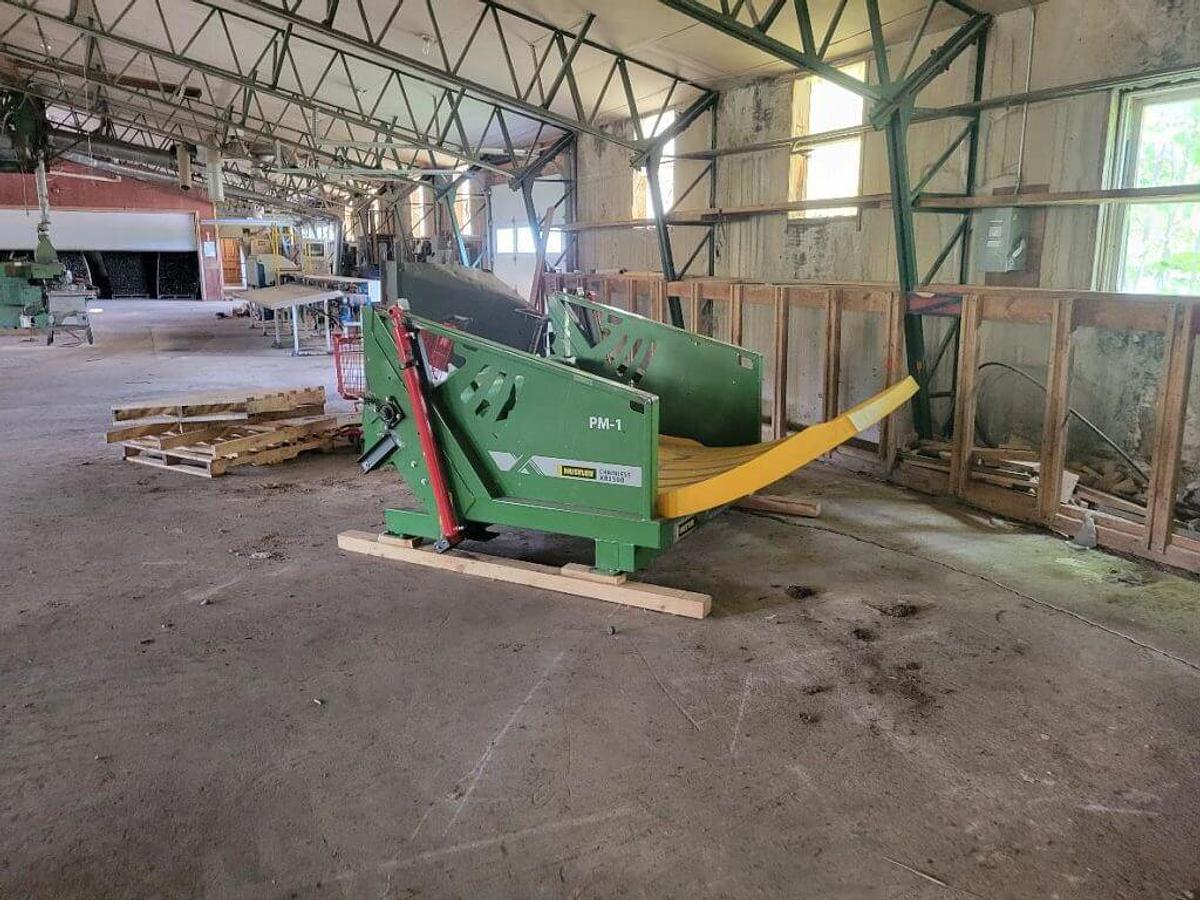 Used Hustler CHXR1500 Bale Feeder