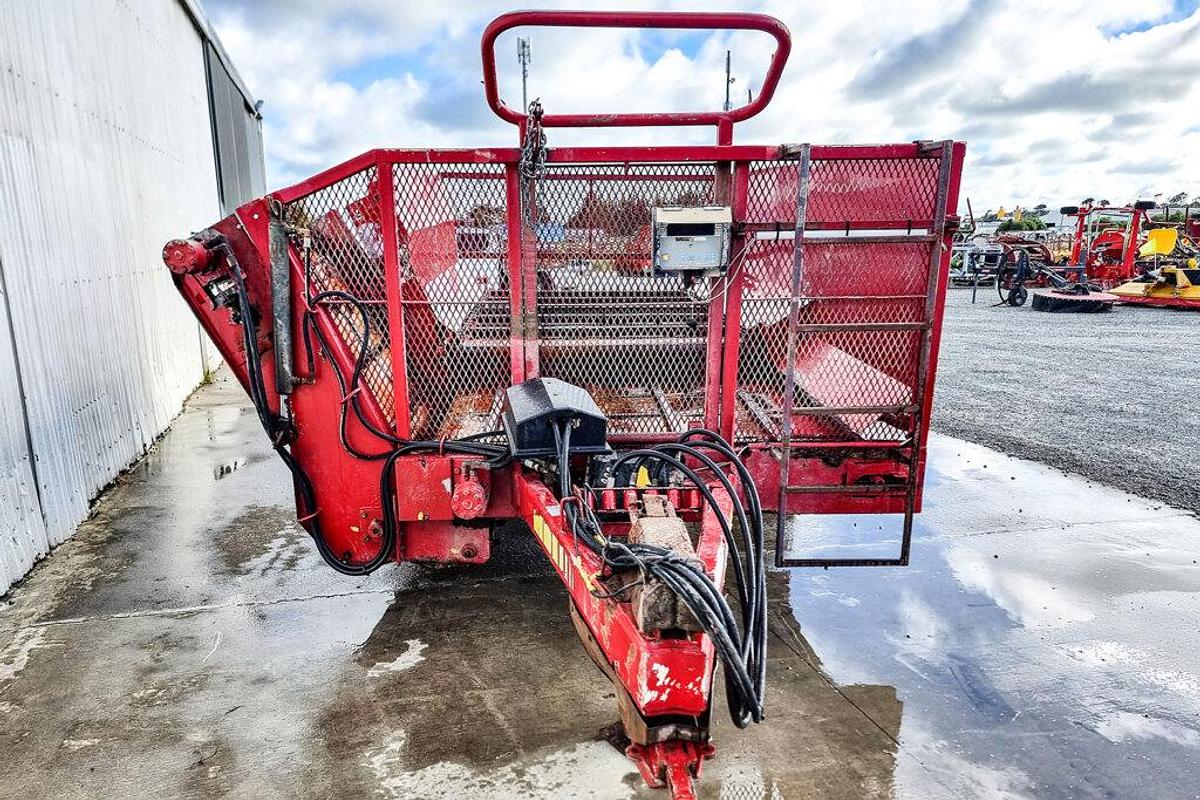 Used Robertson Super Comby Wagon MK2 c/w Scales