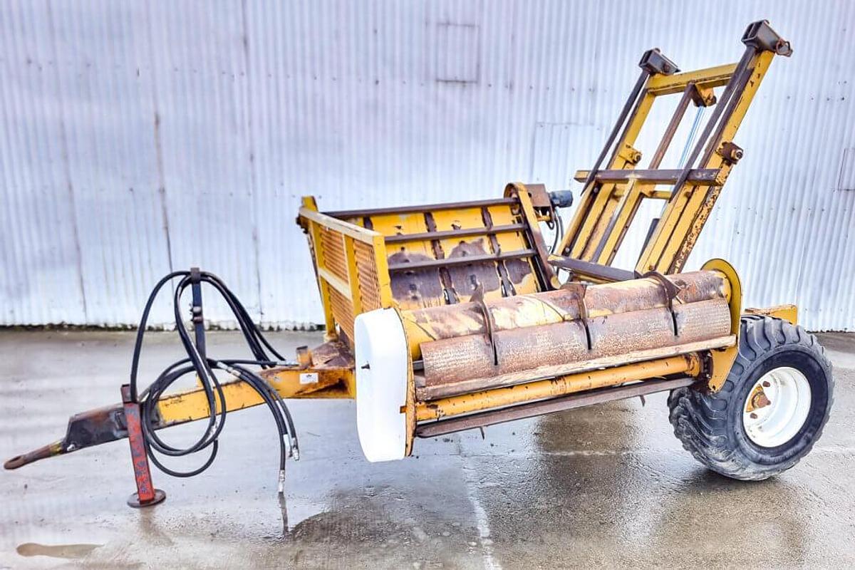 Used Agmech 2 Bale Feeder