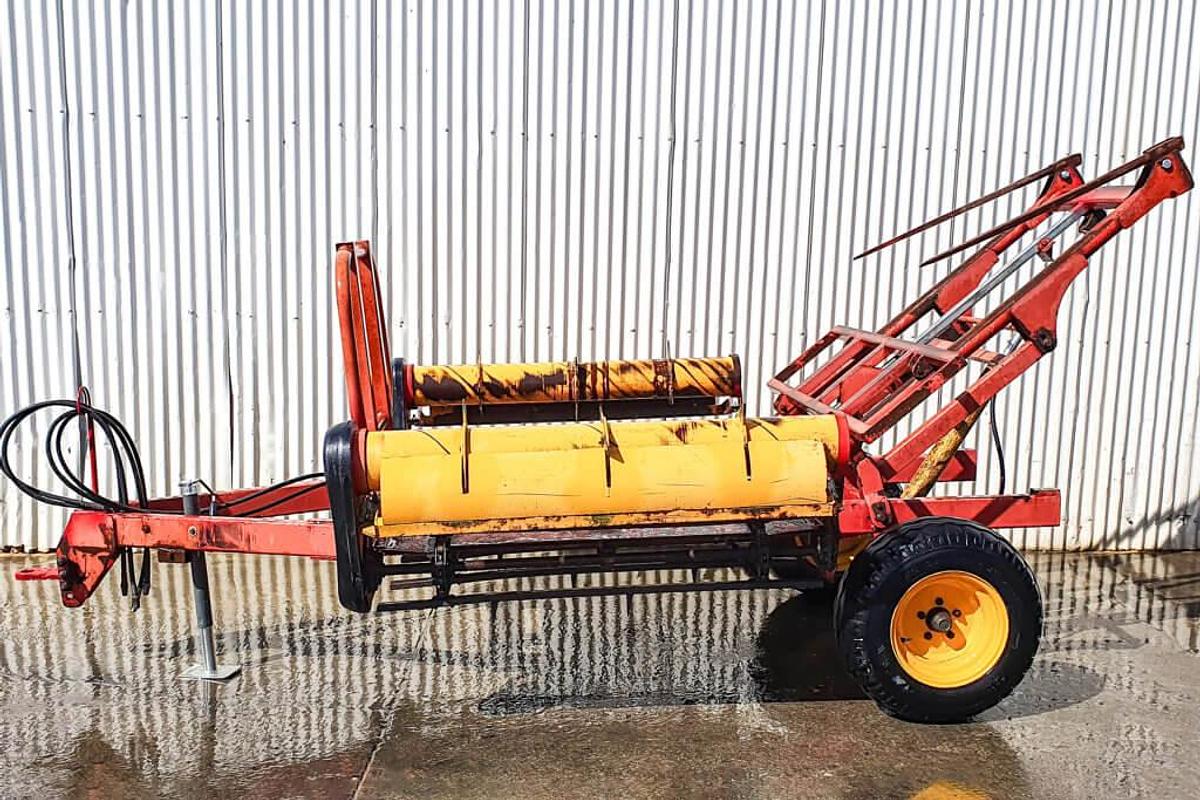 Used Duncan Read Sidewinder 2 Bale Feeder