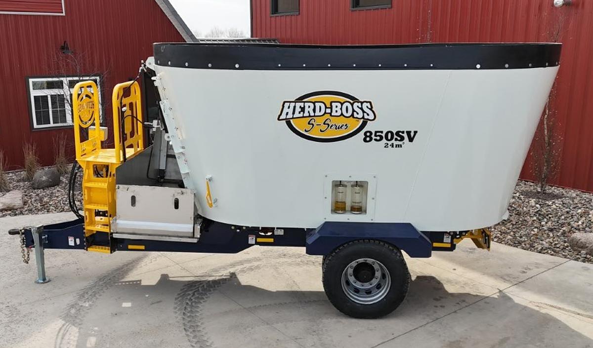 850S Vertical Feed Mixer