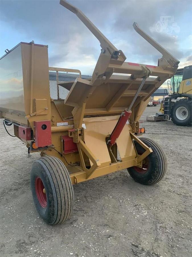 Used 2018 HAYBUSTER 2660