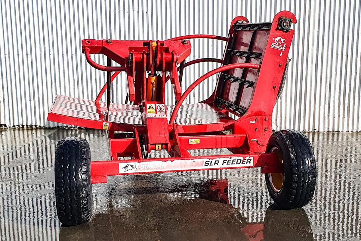 Used Duncan SLR 2 Bale Feeder