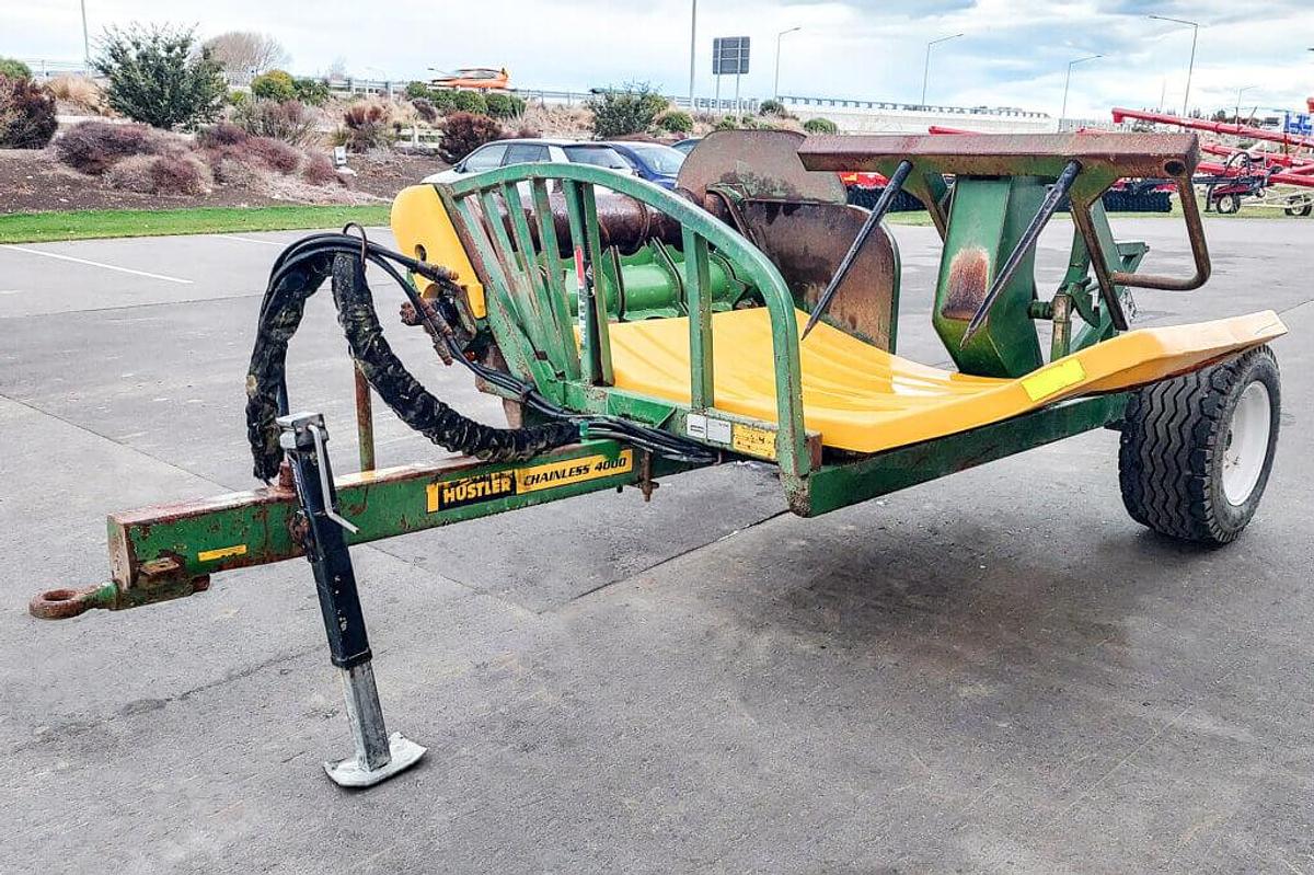 Used Hustler Chainless 4000 Trailed 2 bale feeder