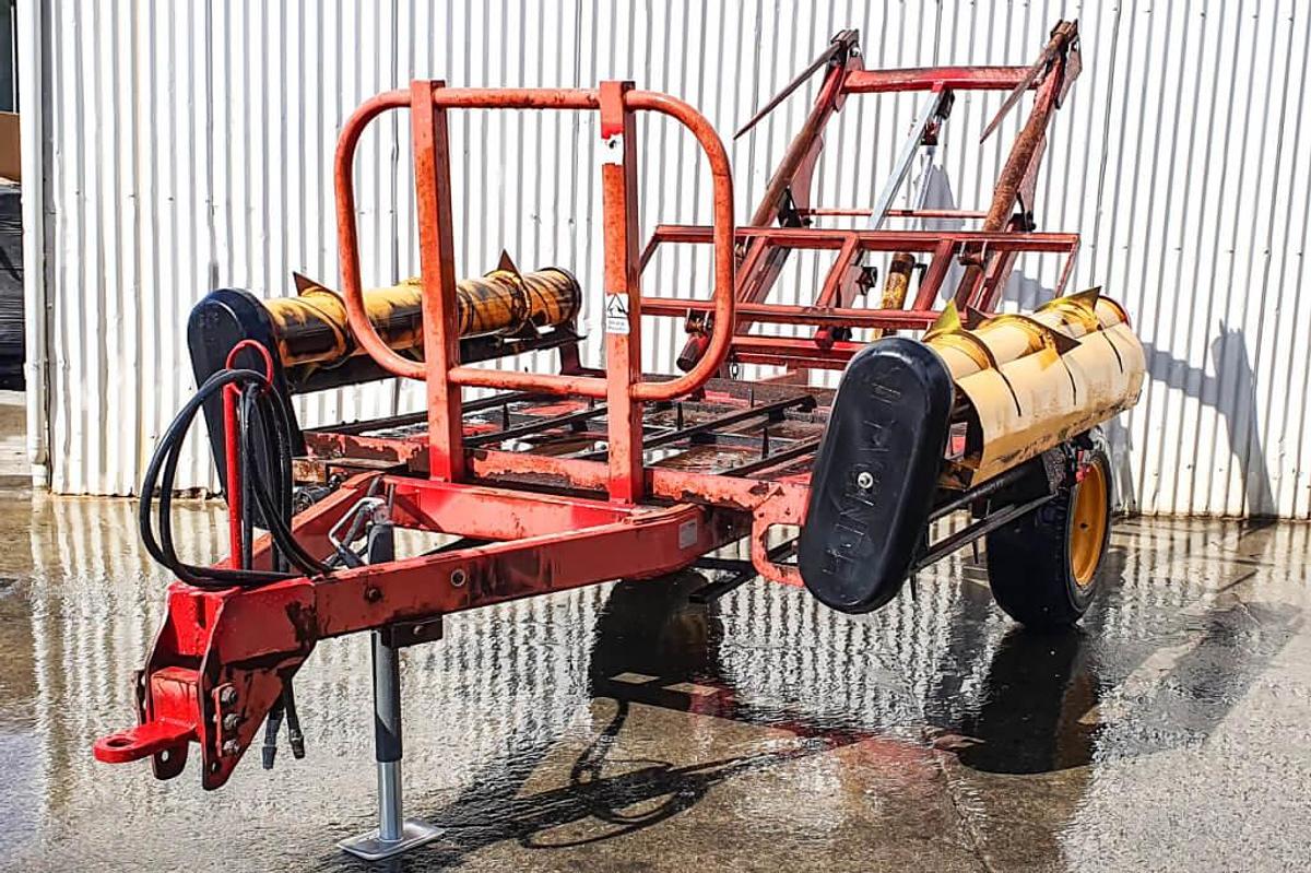 Used Duncan Read Sidewinder 2 Bale Feeder