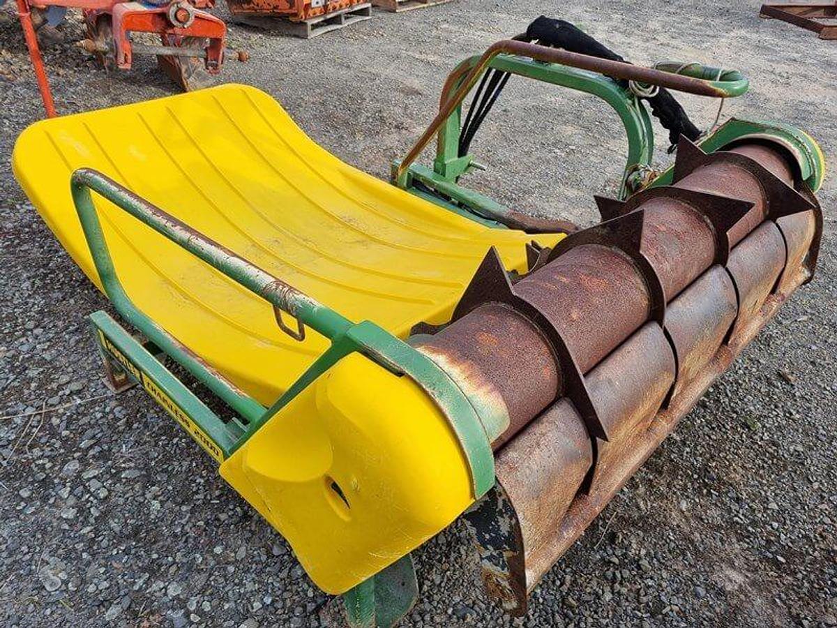 Used HUSTLER CHAINLESS 2000 BALE FEEDER