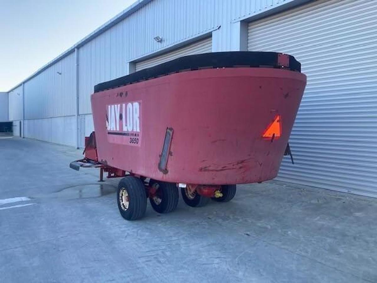Used Jaylor 3650 Mixer Wagon