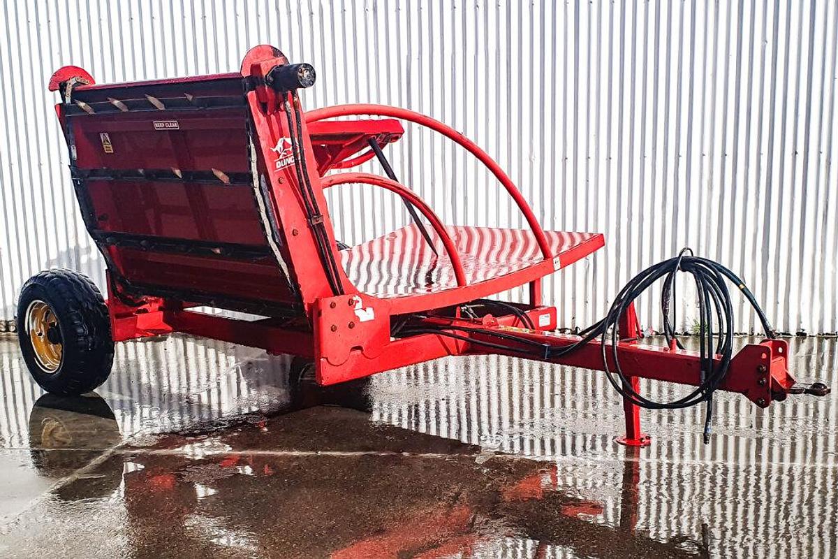 Used Duncan SLR 2 Bale Feeder