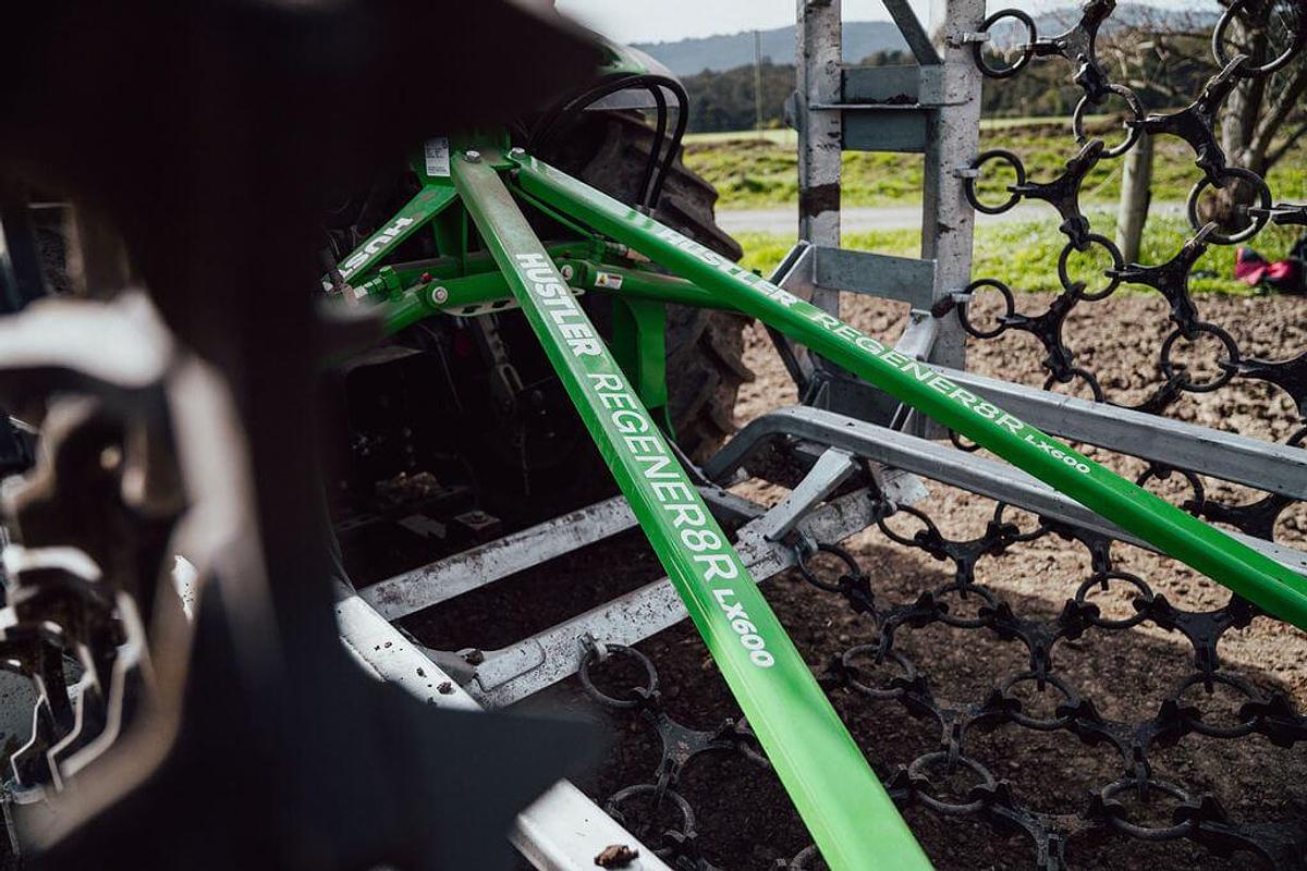 Regener8r Hydraulic Folding Chain Harrows