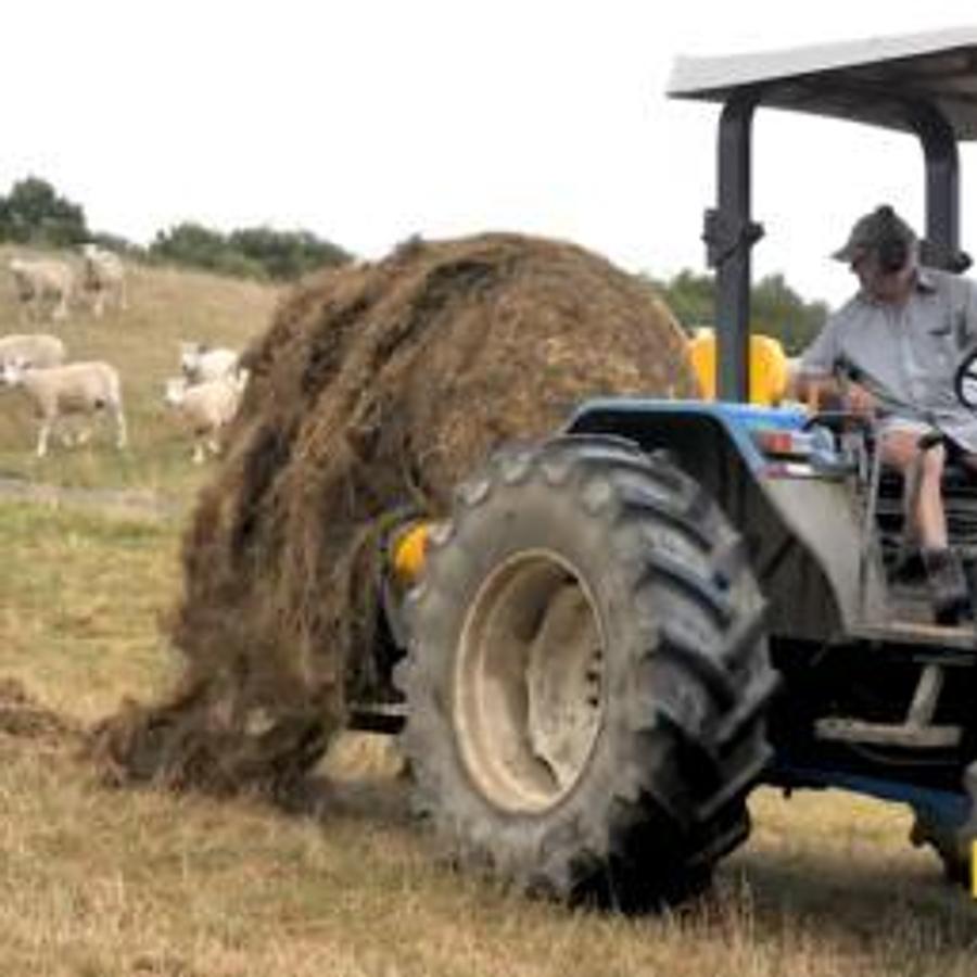 Chainless 2000 Round & Square Bale Feeder