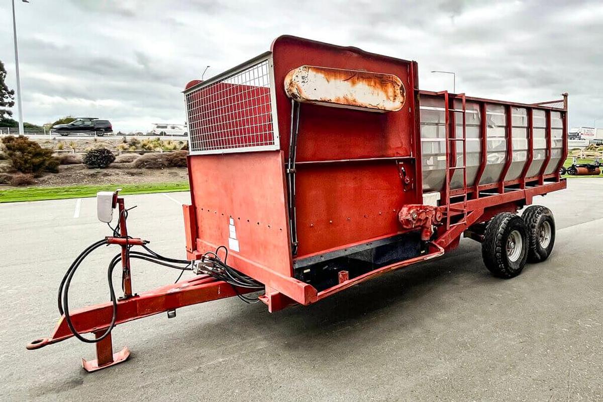 Used Taege 12 Cube Silage Wagon