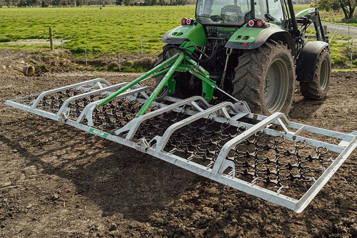 Regener8r Hydraulic Folding Chain Harrows