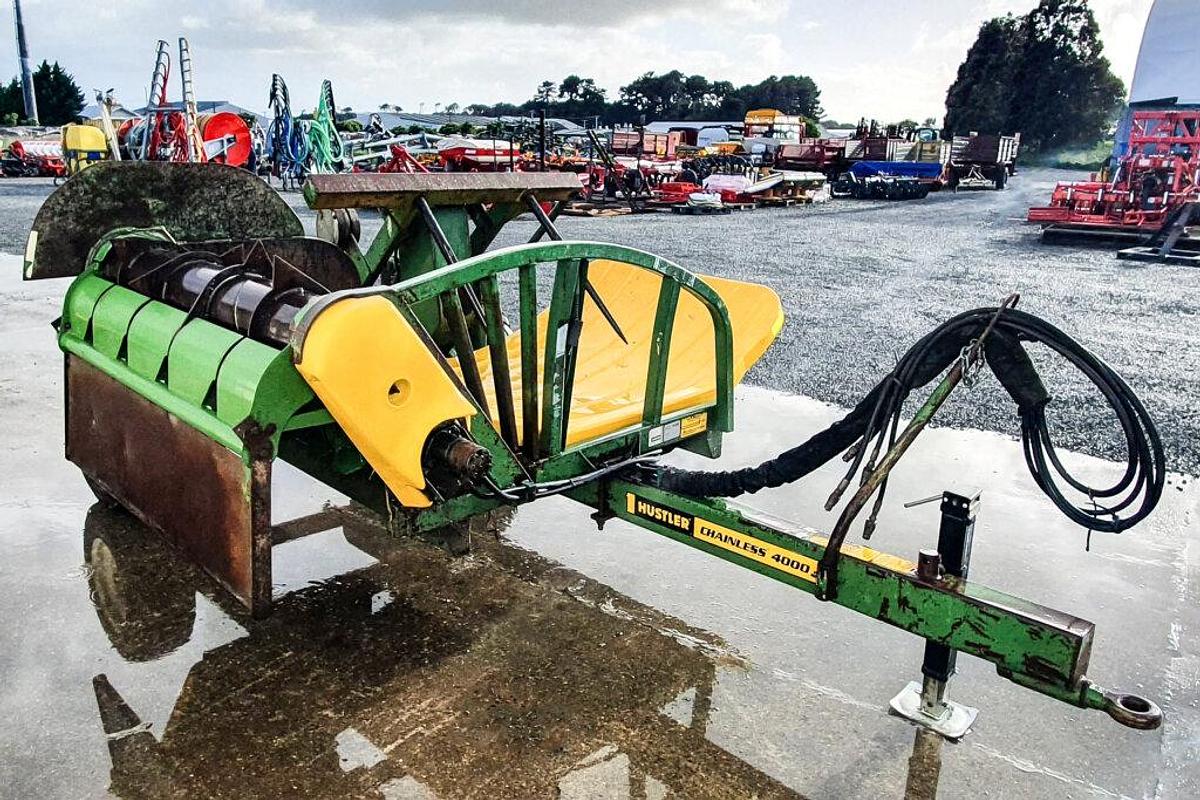Used Hustler Chainless 4000 Trailed 2 bale feeder