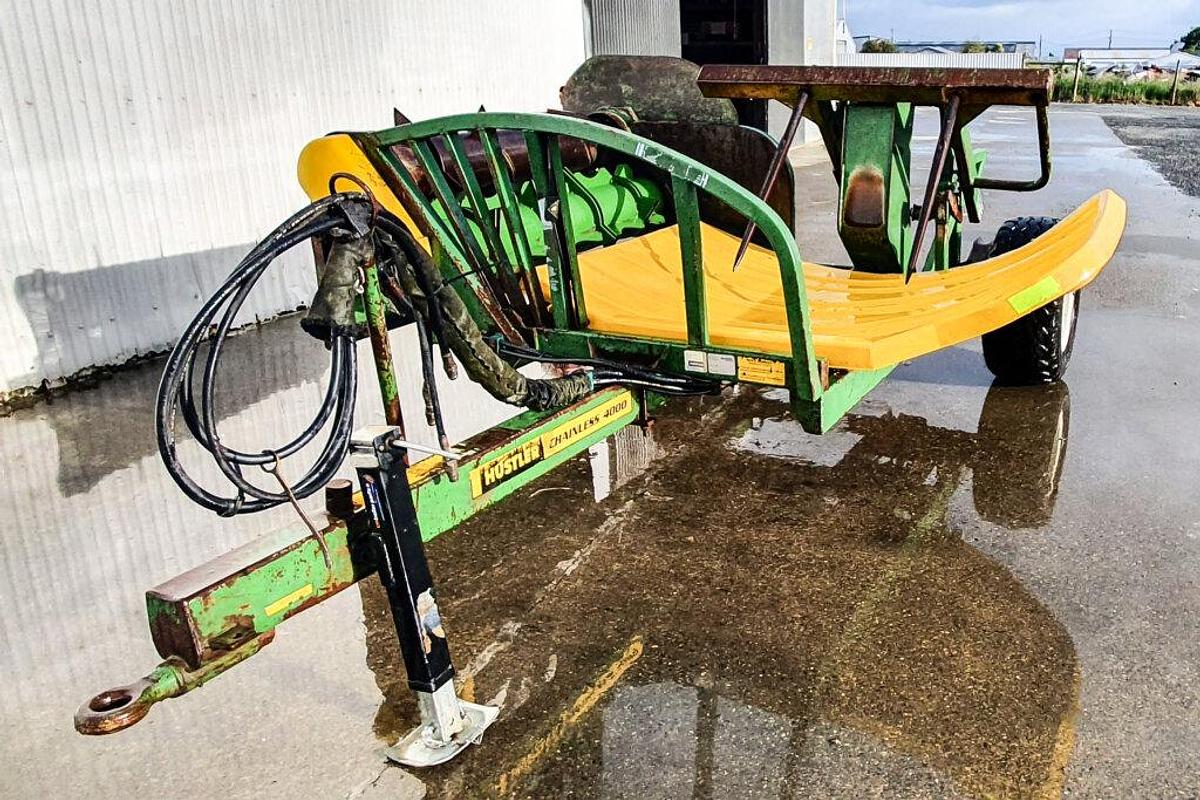 Used Hustler Chainless 4000 Trailed 2 bale feeder