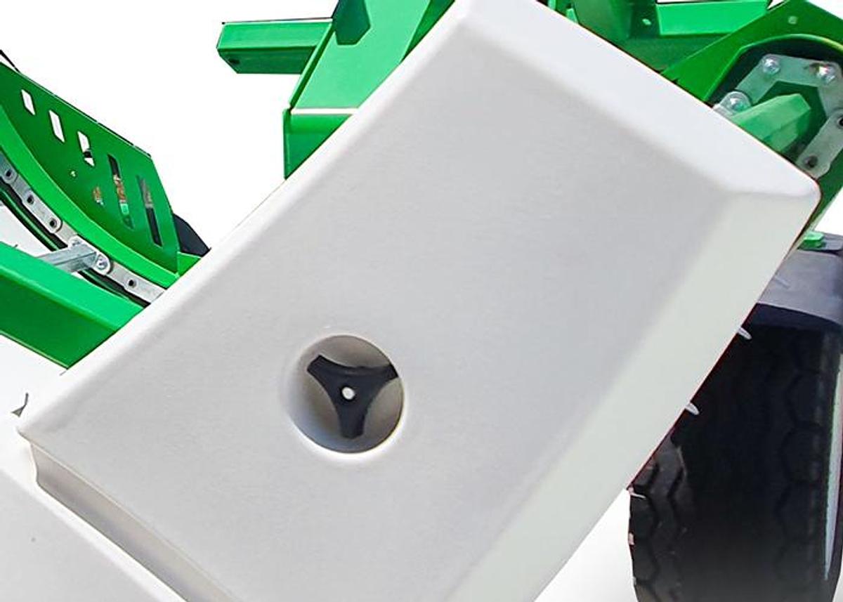 Trailed Bale Unrollers