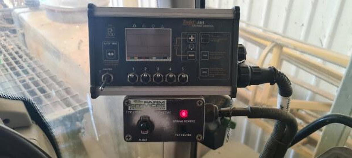 Used John Deere 6520 – 2500 Ltr Self Propelled