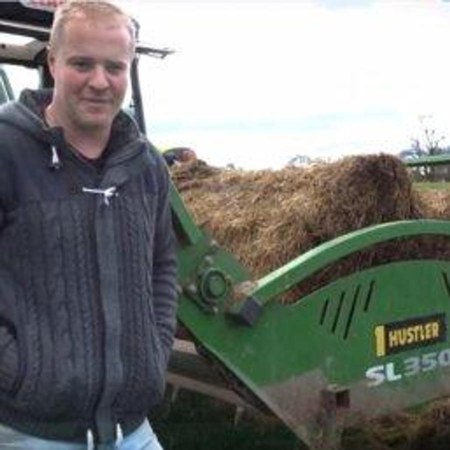 Chainless 2000 Round & Square Bale Feeder