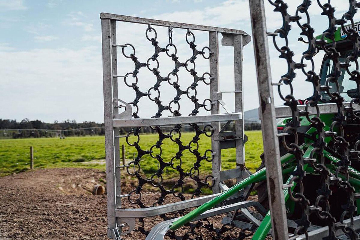 Regener8r Hydraulic Folding Chain Harrows