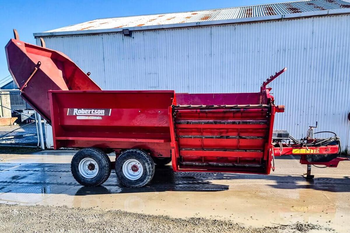 Used Robertson Super Comby Wagon cw scales, rear forks & bin