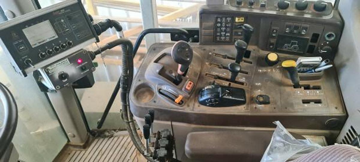 Used John Deere 6520 – 2500 Ltr Self Propelled