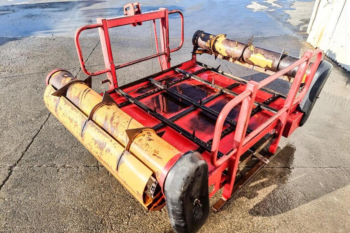 Used Duncan Read Sidewinder 3ptL Bale Feeder