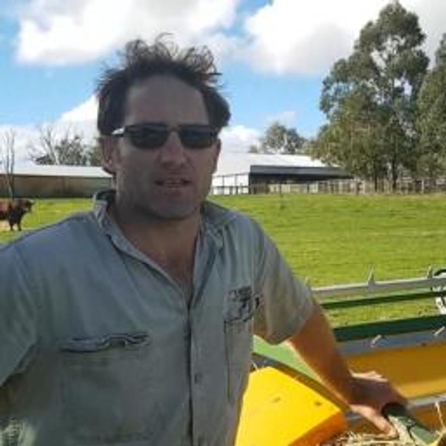 Trailed Bale Unrollers