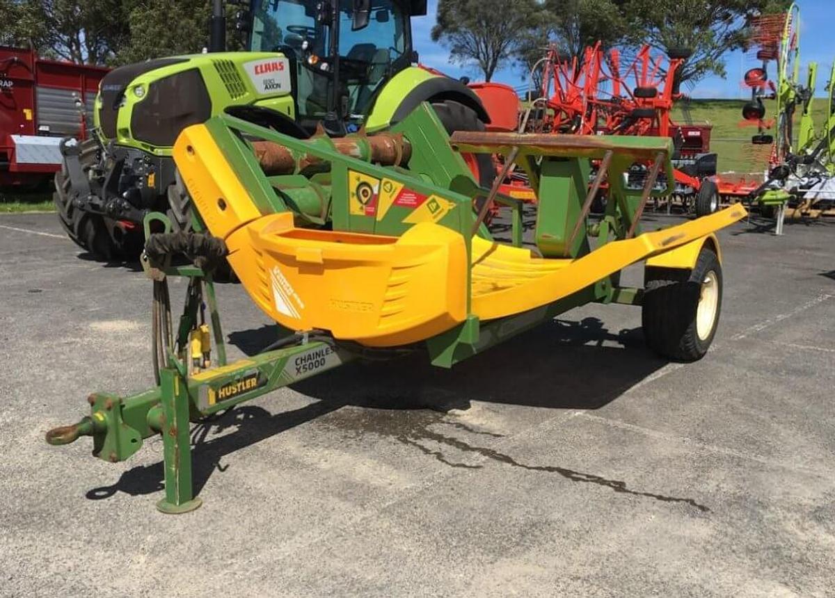 Used Hustler Chainless X5000 double bale feeder