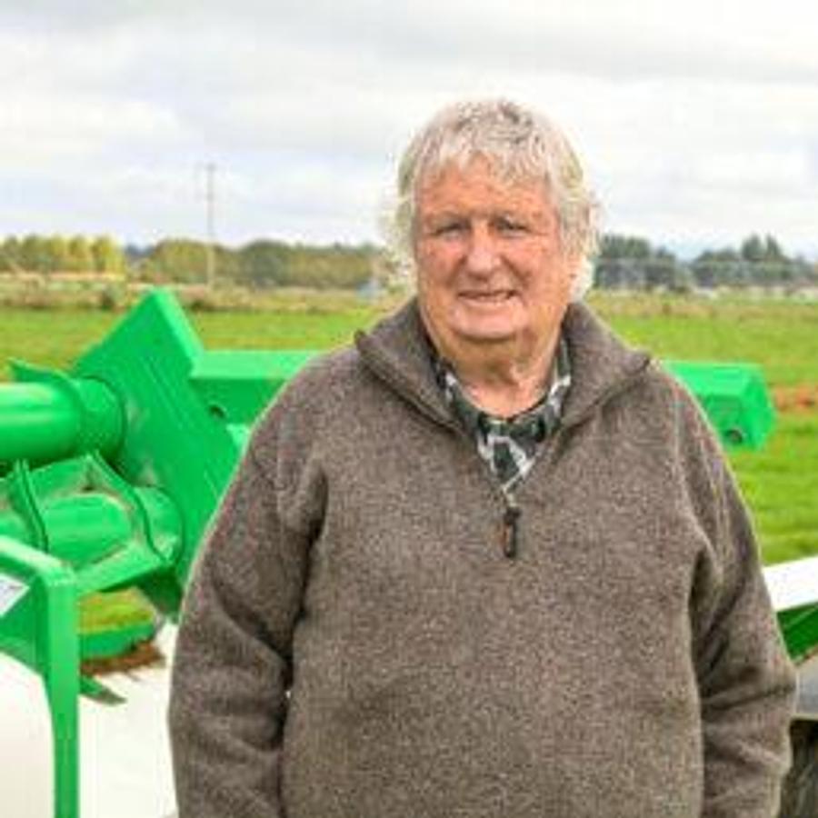 Trailed Chainless Bale Processors