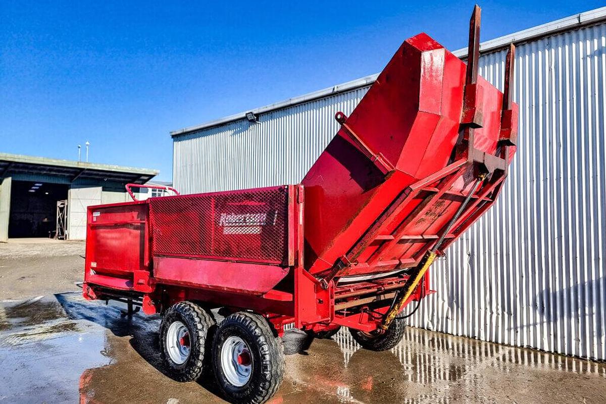 Used Robertson Super Comby Wagon cw scales, rear forks & bin